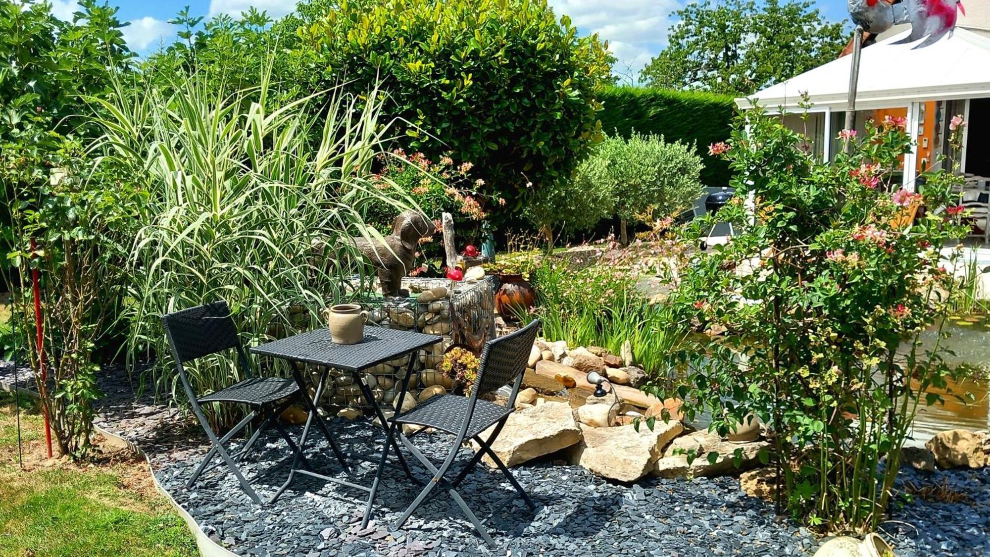 Chez Marie Bed and Breakfast Cercy-la-Tour Exteriör bild